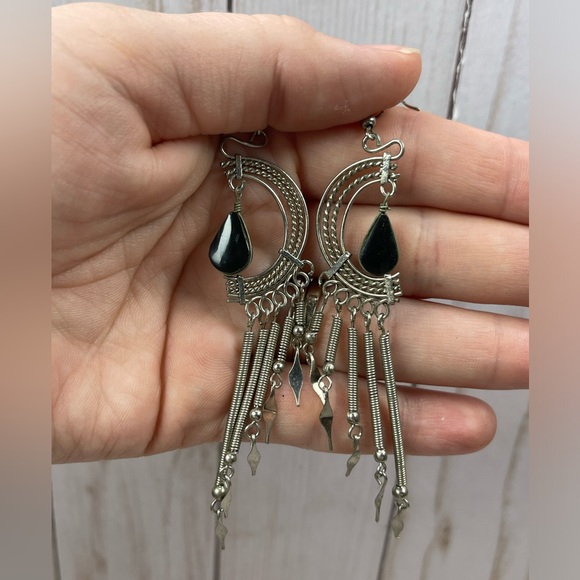 Dangle earring - Picture 2 of 4